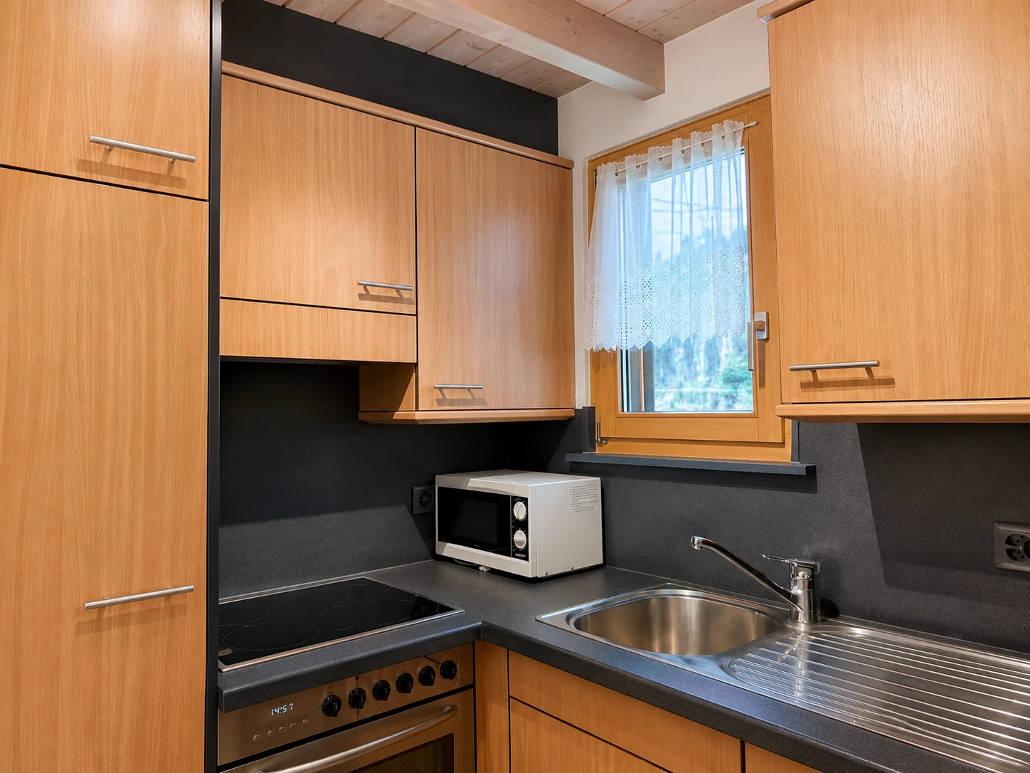 Cuisine de l’appartement sous les combles