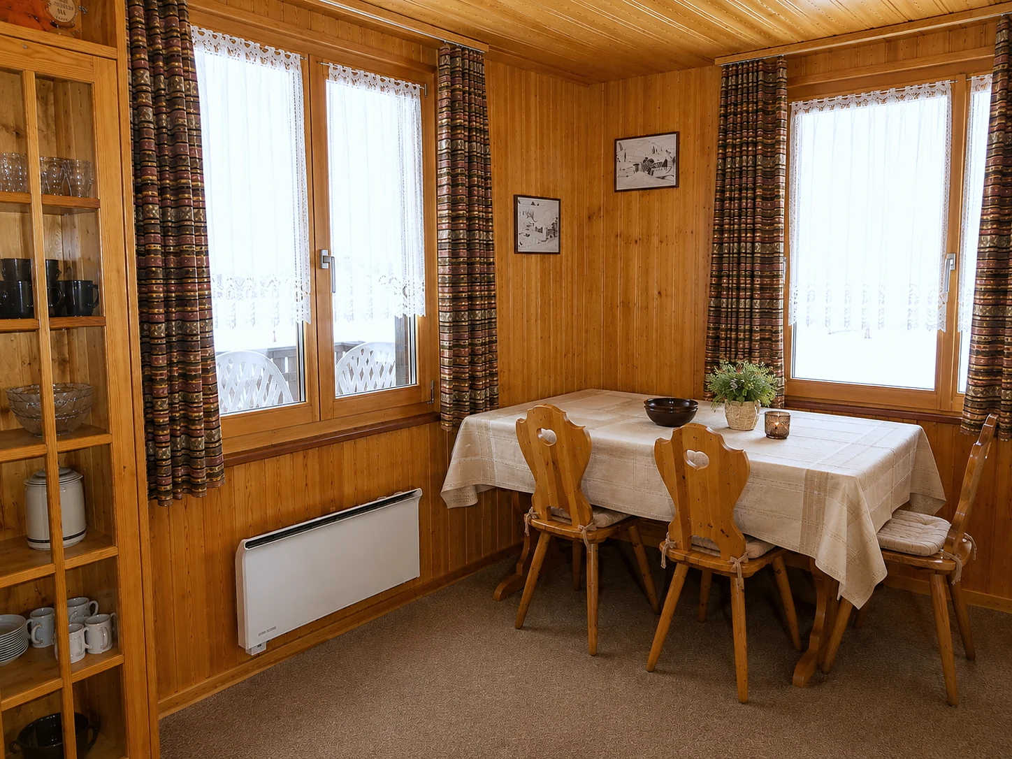 Coin repas de l’appartement au 1er étage