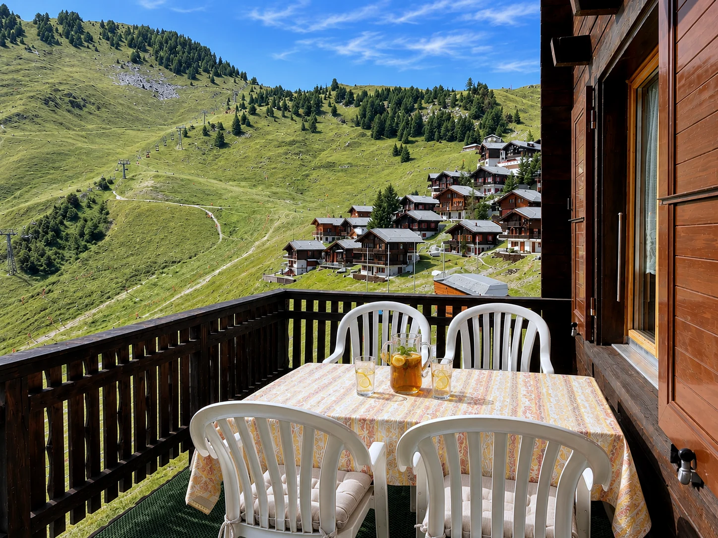 Südterrasse der Wohnung im 1. Stock – Sommer auf der Riederalp