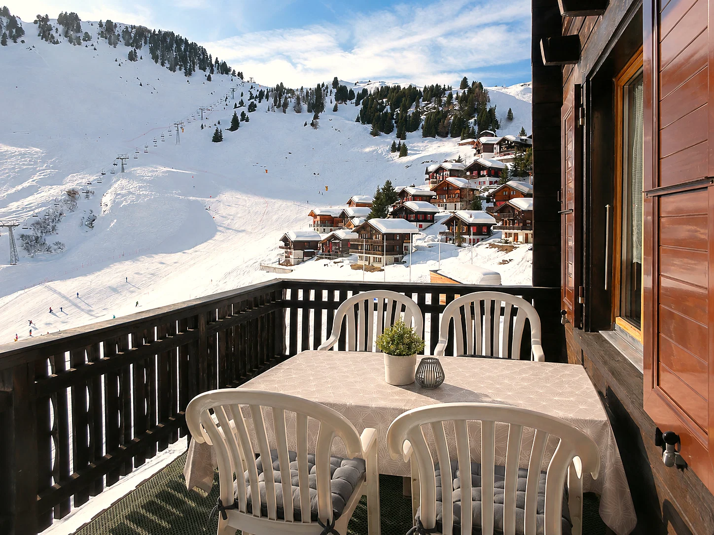 Lage und Umgebung des Casa Codasi auf der Riederalp im Winter